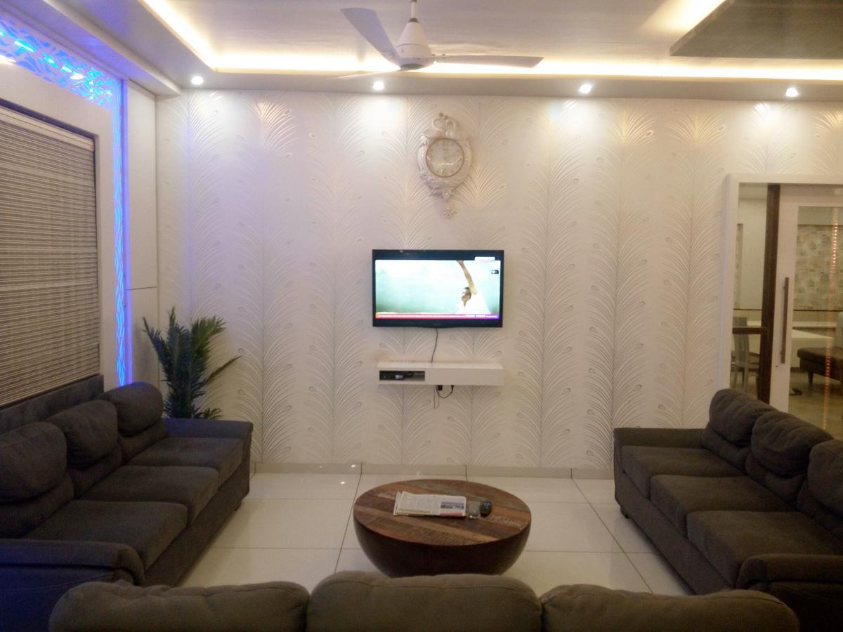 Hotel Pushpak Park Osmanabad Exteriör bild