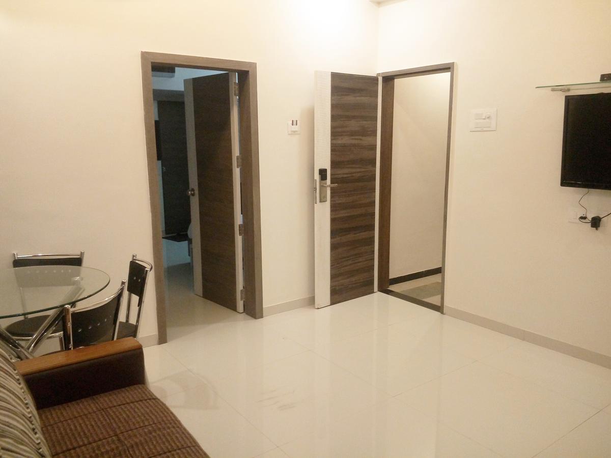 Hotel Pushpak Park Osmanabad Exteriör bild